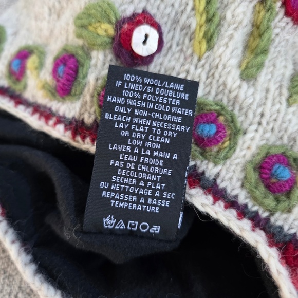 Newari Women's Floral Winter Hat and Convertible Mitten/Gloves Set - OS - Picture 6 of 12